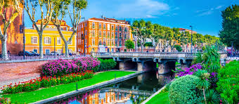 See full list on simple.wikipedia.org Vacances Pyrenees Orientales Guide Du Tourisme Pyrenees Orientales