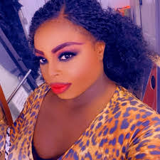 Kristy Davenport's Instagram, Twitter & Facebook