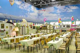 Basecamp bonn is located at in der raste 1 in dottendorf, 2.2 miles from the center of bonn. Hochzeiten Private Feiern