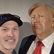 On average, is it warm enough late October to walk around in tshirt and  shorts at night? I'm from UK and we wear shorts at 17 degrees 🤣 62F for  you guys