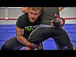 Lutte Pour Mma 4 Variations Pour Amener Au Sol Youtube Techniques De Boxe Sport De Combat Arts Martiaux