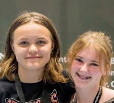 Kaja (16) hevder seg i Europa-toppen i bridge