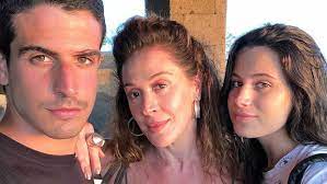 Na idade que a sophia está, você temeu que ela pudesse sair de casa, assim como você saiu bem cedo? Claudia Raia Revela Que Interferiu Em Romance De Filho Com Nicole Bahls Istoe Independente