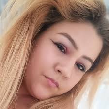 Angela Murgas's Instagram, Twitter & Facebook