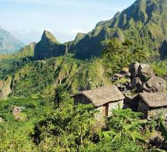 Quand partir, quel budget, comment y aller et se déplacer sur place, comment se loger, conseils santé et sécurité, etc. Voyage Cap Vert Trek Et Randonnee Cap Vert Nomade Aventure