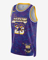 Verfügbar in zwei größen und formen. Lebron James Select Series Nike Nba Trikot Nike De