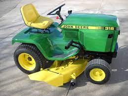 John Deere 318