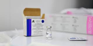 Массовая вакцинация в москве от коронавируса началась в декабре, в 2021 году прививки будут ставить еще активнее. V Moskve Nachinaetsya Vakcinaciya Ot Covid 19 Vrachi I Uchitelya Smogut Sdelat Privivku Pervymi