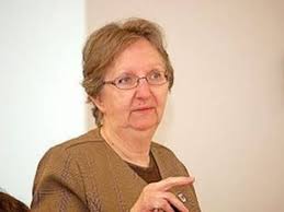 Iron posts for chaining off road a concern: Barter