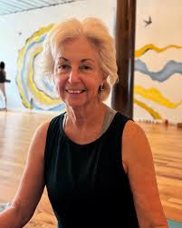 Member Monday! Meet Vicky Turgeon 🤗 Vicky is a Professor of Biology &  Neuroscience, Furman's Academic Director of the Prisma Health Partnership,  and Faculty Ombudsperson! We asked Vicky a few questions: Q: