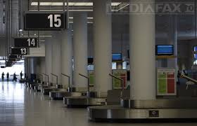 Acesta este tranzitat anual de peste 107 milioane de pasageri (în 2018), ceea ce înseamnă mai mult de 260.000 pasageri în fiecare zi. Topul Celor Mai Bune 10 Aeroporturi Din Europa Foto