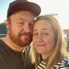 Amanda Auer's Instagram, Twitter & Facebook