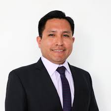 Mag. Efren Leandro Arias Aquino