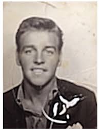 Sharpening old family photo for christmas