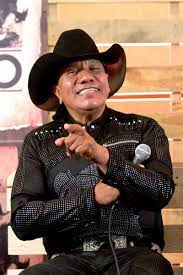 Radio Sonora - José Guadalupe Esparza Jiménez es un músico, compositor y  cantante mexicano integrante del Grupo Bronco. Es el mayor de los doce  hijos del matrimonio de Calixto Esparza Uves y