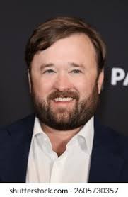 2+ Hundred Haley Joel Osment Royalty-Free Images, Stock Photos & Pictures