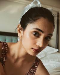 Many moods of a misfit monarch. Goddamn in black and cream. Structured.  Sensual. Sovereign. A story of softness draped in steel. Styled by  @thechaitanyaaofficial Muse @vedik.aa Photos @drushtiikon 📍Visit our  Store: 4th