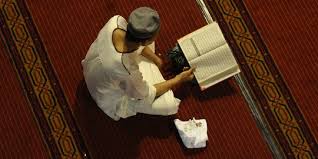 Menghafal surah yasin ayat 9 suara merdu. Bacaan Surah Yasin Dan Artinya Kenali Keutamaannya Merdeka Com
