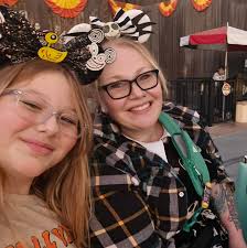 Who are the players in the Runnelstown little league team photo?