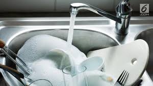 Untuk menggantinya dengan yang baru tentu butuh dana yang tidak sedikit. 6 Kebiasaan Saat Cuci Alat Masak Ini Ternyata Salah Buruk Untuk Kesehatan Health Liputan6 Com