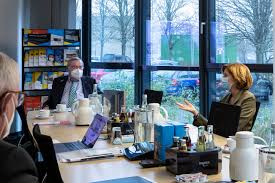 Dr özlem türeci and dr uğur şahin, who both have parents who came to germany from turkey in the late 1960s. Ministerprasidentin Malu Dreyer Positiv Von Lepper Stiftung Beeindruckt Eifelschau De