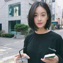Well, for a shorter version, of course, a square is suitable. 5 Ways Korean Girls Are Styling Short Bob Hair Korean Short Hair Shot Hair Styles Short Bob Hairstyles