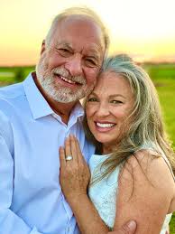 Here's some pictures from our special day we wanted to share. Thanks to our  dear friends Don and Sandy Gilchrist and my twin brother Alan and his bride  Lisa for being a