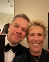 Our superstars Annette and Jodie didn't win their Golden Globes last night  but they stood proud to be among the elite who were nominated. I had the  chance to enter stirring conversations