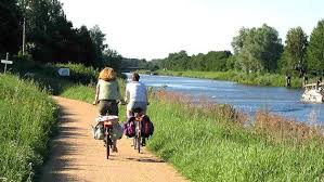 Norddeutschland Per Fahrrad Entdecken Das Ist Ebenso Spannend Wie Erholsam Hunderte Radwege Fuhren Durch Die Uberwiegend Flachen L Mit Bildern Radtouren Radtour Radwege