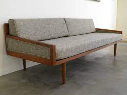 In stock at store today. Fotos Mid Century Schlafsofa Mobelde Com Mid Century Modern Sofa Mid Century Modern Daybed Mid Century Furniture
