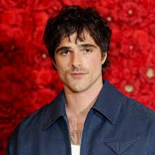 The Narrow Road to the Deep North star Jacob Elordi's life off screen