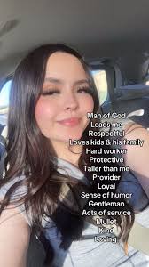 Raquel Marie (@raquelmarieee)