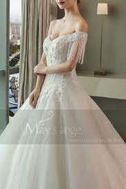 Robes de mariée fleurs robe de mariée avec train blanc. Robe De Mariee De Luxe Bustier En Dentelles Perlees Ref M390 Robes De Mariee