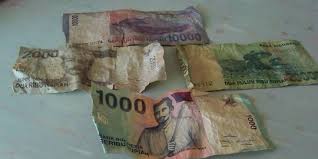 Uang kertas rp 100 seratus rupiah 1992 perahu pinisi. Ini Yang Perlu Anda Lakukan Jika Ketemu Uang Sobek Lecek Dekil Merdeka Com