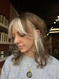 Is there anyone in Sanpete that specializes in blonding services. My hair  is pretty dark and thick and I wanna try coloring my hair blonde but don't  wanna fry my hair! Any