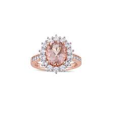 Explore our halo princess cut engagement rings, square diamond rings and more at kay. Princess Eugenie S Engagement Ring Get The Look