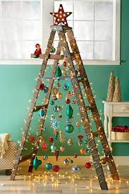 20 Creative Christmas Tree Alternatives Ideas On A Budget Decoracao De Natal Arvore De Natal Reciclavel Decoracoes Natalinas