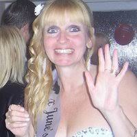 june lindsay (@junie681)