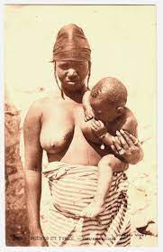 Afrika STILLENDE MUTTER  BREASTFEEDING MOM * Vintage 10s Ethnic Nude PC |  eBay