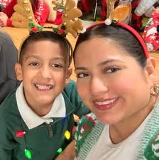 My cafteria has fell in a negative hole 😔 the things that they are upset  about are things I have no control over I'd love to shift our focus as it's  really