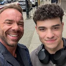 Confused whether to bulk or cut? 🤔 Here's a step-by-step framework to help  you decide! Save this post if you want to make the right choice for your  fitness goals 💪 Full