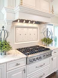 White Kitchen Cabinet Kitchen Ideas And Pics Of Kansas City Kitchen Cabinets Cabinets Kitchendesign White Kitchen Traditional Home Kitchens Kitchen Design