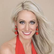 Leah Arthur's Instagram, Twitter & Facebook