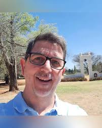 I am 76 years old and from Switzerland, i live alone, I am a widow. I am  ready to travel to any country if you accept me. ❤️ 😍