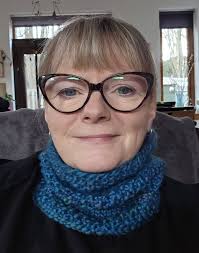 How to spend a chilly, rainy morning. Make a nest and curl up tight 😴 🥰🐾 