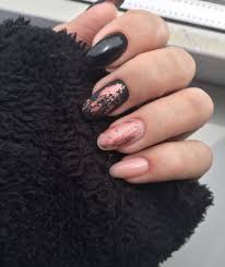 Black And Rose Gold Nails Design Pin By Su Kim On Nogti Rose Gold Nails Design Gold Nail Designs Rose Gold Nails