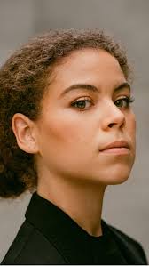 Traumfrau Ana Alves wird zusammen mit ihrem traumman Philipp Brandes bald  den furstenhof verlassen, Maxi wird sie in der nächsten staffel ersetzen  und sie wird die neue traumfrau sein