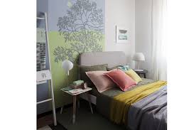Per una parete dietro al letto ancora più scenografica, prova la tinteggiatura a righe! 10 Idee Per La Testiera Del Letto Casafacile
