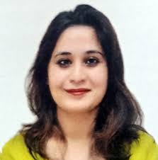 Nora Solomon's Instagram, Twitter & Facebook