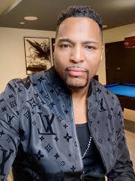 Victor Cobb's Instagram, Twitter & Facebook